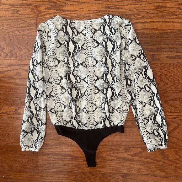 BB DAKOTA Women's Snake The Cake Satin Bodysuit Size Small Snakeskin Print - Picture 11 of 15